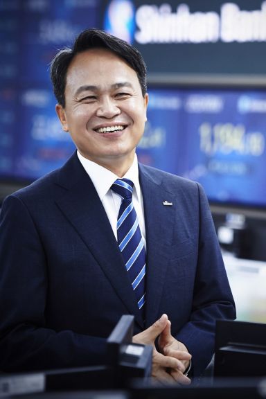 진옥동 신한금융지주 회장 후보자
