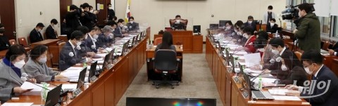 복지위, 법 개정 통해 사업주에 백신 휴가비 지원