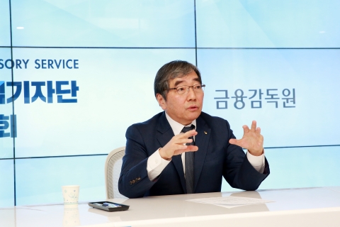 윤석헌 추진한 ‘사모펀드 검사단’ 상시화···수개월째 표류, 왜?