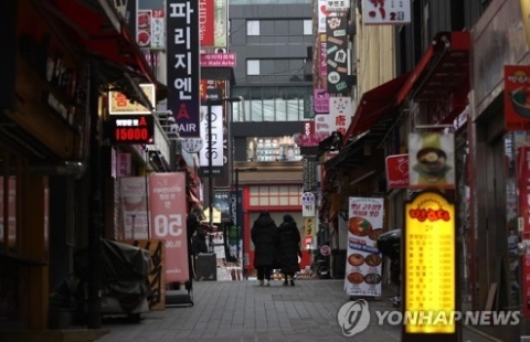 자영업 관련 취업자 비중 23.9% 사상 최저···4050서 12만명↓