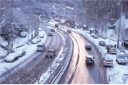 겨울철 눈이 내린 뒤 도로 상황. 사진=도로교통공단
