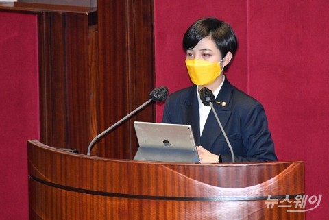 정의당, 류호정 해고 논란에 “사과 후 징계 논의”