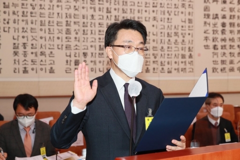 김진욱 공수처장 후보자 “정치적 중립성 지키겠다”