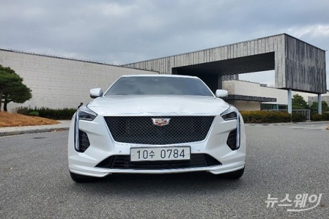 캐딜락 CT6, ‘연비·주행·품격’ 놀라··럭셔리 세단 기준 달라진다