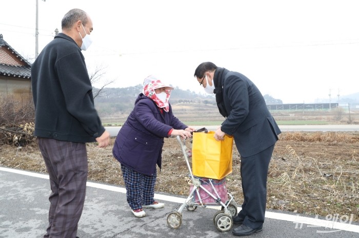 정우면 양지마을 도시락 봉사자들의 ‘아주 특별한 봉사활동’ 화제