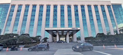 ‘똘똘 뭉치자’ 국회 보좌진 단체행동 잦아진 사연