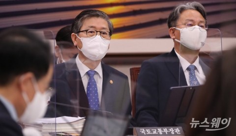 2·4공급 대책 실효성 또 도마 위···“신뢰 이미 바닥에”