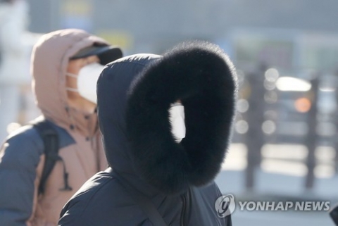  낮부터 체감 기온 뚝 떨어져···미세먼지 ‘나쁨’