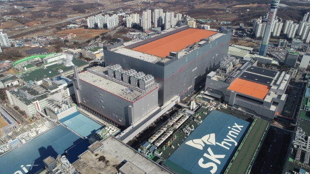 중국 관영매체, SK하이닉스에 투자 확대 요청···"美 규제 동참말라"