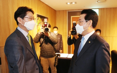 김영록·김경수 지사.  COP28 남해안 남중권 유치 결의