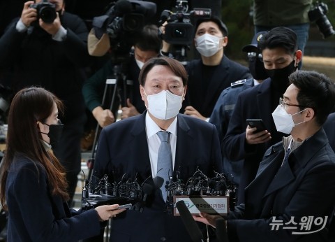 ‘윤석열 대권 지지율 1위’에 NE능률 上···서연·덕성 급등