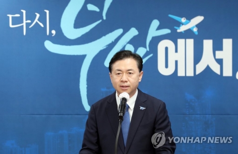 민주당 부산시장 보궐선거 후보에 김영춘 확정···경선서 67.74% 압승