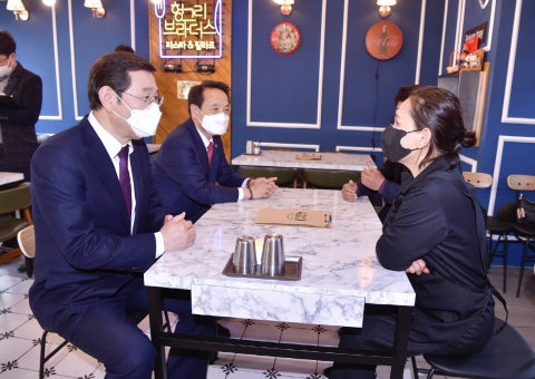 이용섭 광주시장, 소상공인 위기 현장에서 답 찾는다