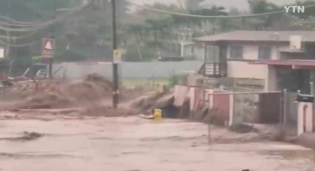 하와이, 홍수 비상사태 선포···댐 붕괴 우려에 주민 대피령