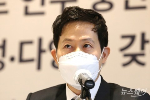 금호석화 박철완, 모친 이어 장인도 ‘백기사’ 등판