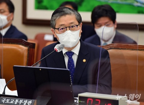 경질론 불거진 변창흠 “자리 연연 안해···靑 결정 따를 것”(종합)