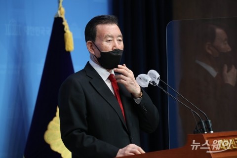 투기 의혹 보도 반박 나선 홍문표 의원 “47년 된 선산”
