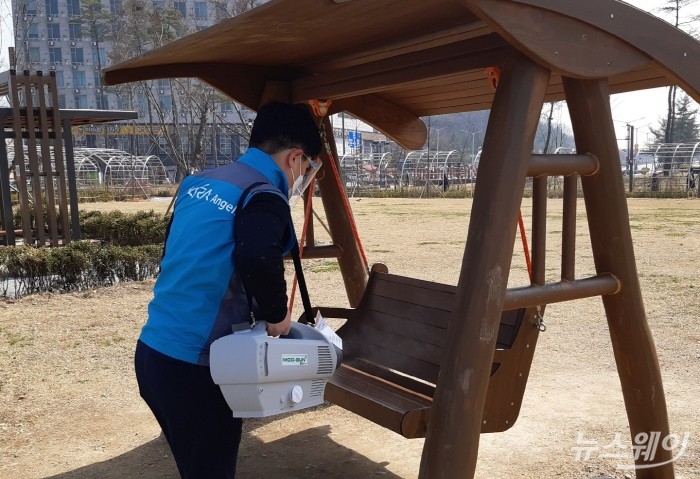 마사회 안산지사, 시민 휴식공간 클린존 방역 및 환경정화 활동