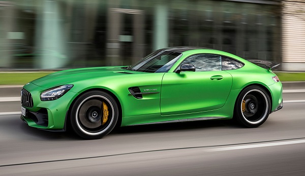 정통 고성능 스포츠카 ‘더 뉴 메르세데스-AMG GT R’. 사진=벤츠 코리아 제공