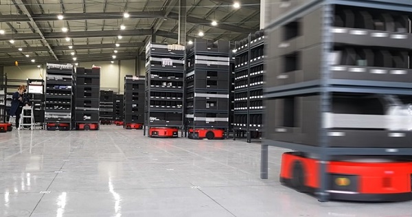 풀필먼트 서비스는 경기 이천시 마장면 덕평리에 위치한 국제규격 축구장 18개 크기의 롯데글로벌로지스 덕평 풀필먼트 센터에 도입된다. 사진=롯데글로벌로지스 제공