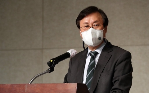 민주당, 김태년 포함 지도부 총사퇴···당대표·원내대표 조기 선출