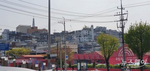 “벽화? 그런 거 몰라요”···‘박원순 흔적’ 지우려는 용산 서계동