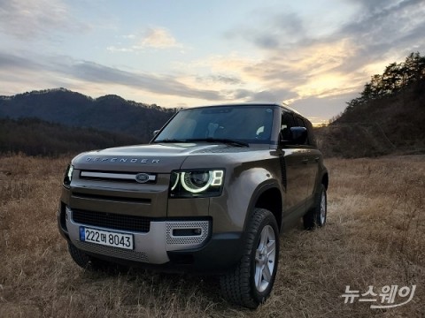 랜드로버 디펜더, 전 세계 오프로드 섭렵한 ‘프리미엄 SUV’ 대명사