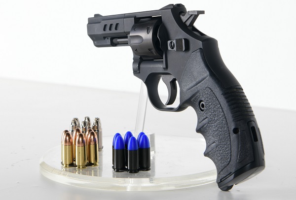 SNT모티브 경찰용 스마트 권총은 지난 2016년부터 2020년까지 ‘민군협력사업’으로 개발됐다. 사진=SNT모티브 제공