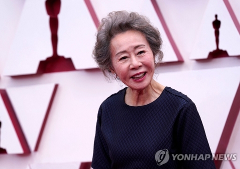 오스카 품은 윤여정, 아카데미 회원된다···‘미나리’팀 7명 초청