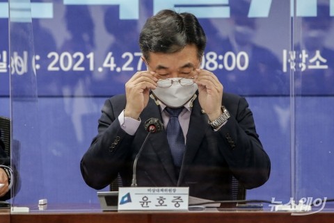 부적격 논란 3인방 놓고 윤호중 “국민 여론 살피겠다”