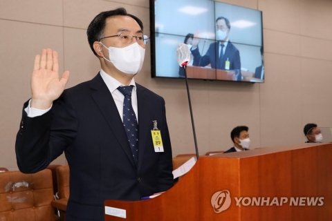 문승욱 “증여세 제대로 몰라 잘못 저질러···세금 추가 납부”
