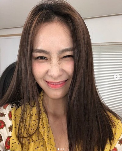 배우 홍수현, 5월에 신부 된다···상대는 동갑내기 비연예인