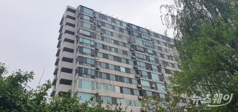 ‘대형 브랜드 단지에 파묻힌 금수저’ 잠실주공5···“나홀로 70년대”