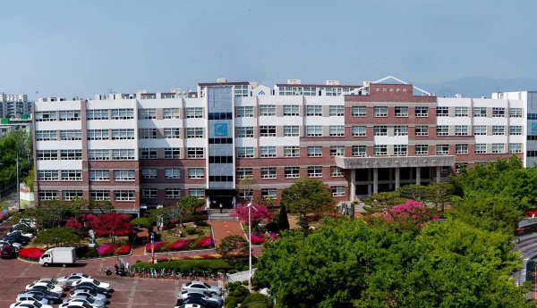 영진전문대학교 본관전경(사진제공=영진전문대)