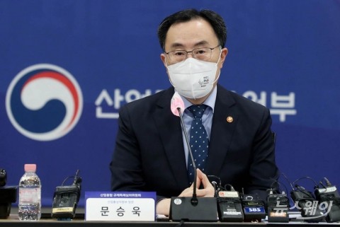 문승욱·이호승, 5대그룹 사장들 만나 “경제계 노력 감사”