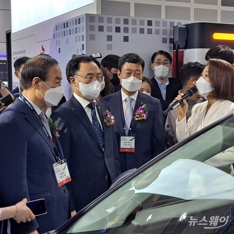 SK 지동섭 “포드 합작사 부지 조율 중”···삼성 전영현 “美 투자 검토”