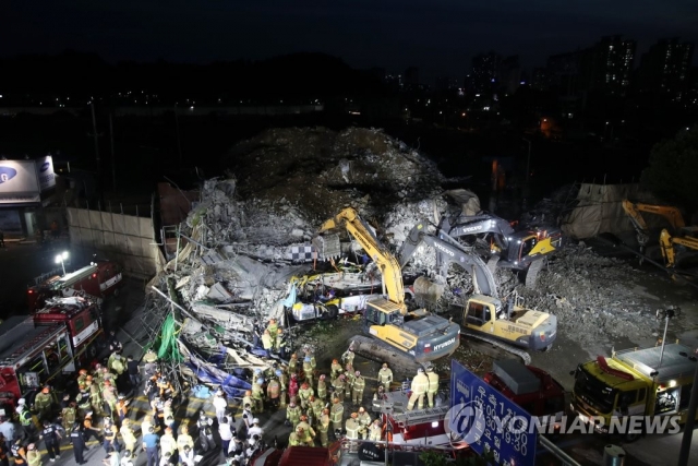 광주 철거건물 붕괴 사고, 밤샘 수색···매몰자 추가 발견 없어