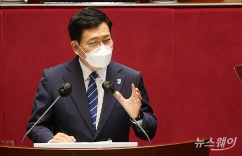 “전액 추경” vs “나라빚 갚자” ···당정, 힘겨루기 ‘팽팽’