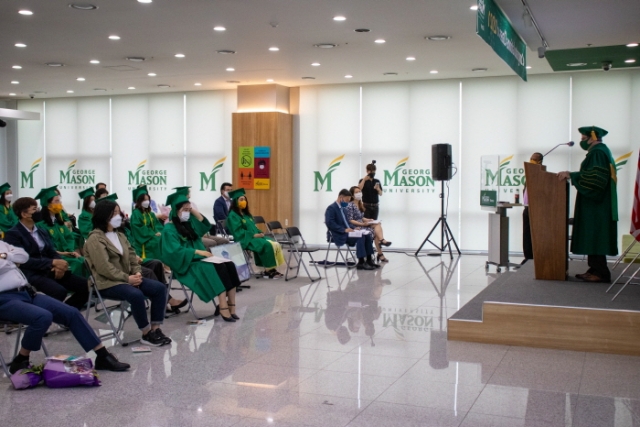 한국조지메이슨대학교, 온·오프라인 하이브리드 졸업식 개최