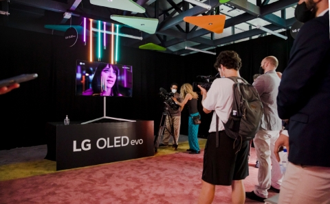 LG전자, ‘올레드 TV’ 문화마케팅으로 글로벌 공략