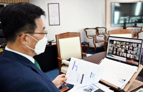 aT, 포스트코로나 농수산식품산업 발전방향 토론