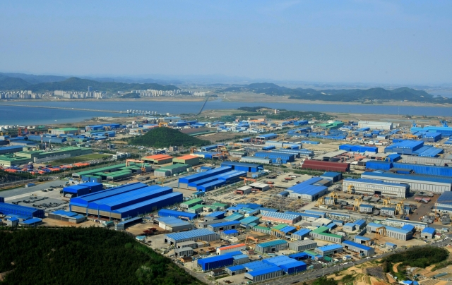 영암 삼포지구 2단계 인근의 대불산업단지 전경