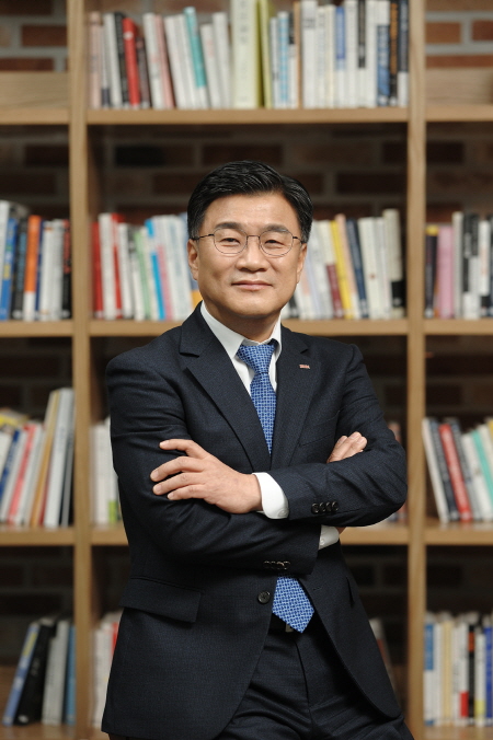 “이동거리 2만km”···‘취임 100일’ 최홍영 경남은행장, 지역사회에 희망 전파