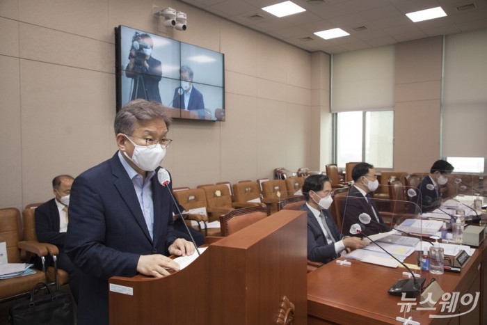 국회 산업통상자원중소벤처기업위원회 전체회의. 사진=이수길 기자 leo2004@newsway.co.kr 13일