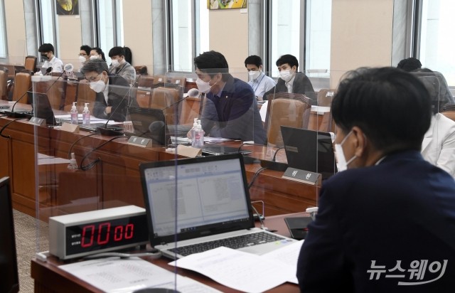 인터넷·콘텐츠 업계 숙원 인앱결제방지법, 법사위 통과 여부 ‘촉각’