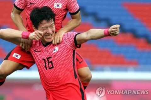 황의조 후반 7분 패널티킥 성공 이어 김진야도 ‘골’···5-0으로 8강 진출 확실시