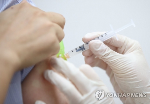 3분기에도 고령층 우선 보호···75세 이상은 언제나 접종예약 가능