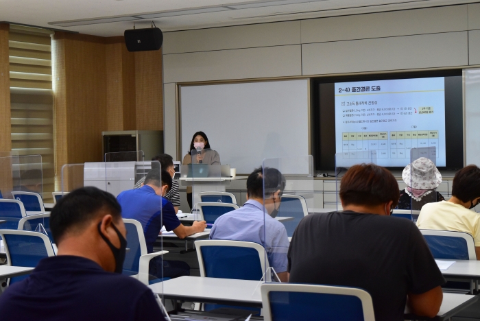 광주시 농업기술센터, 신소득작목 애플멜론 실증연구 평가회 개최 기사의 사진