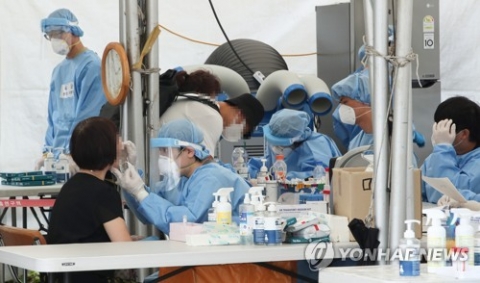 코로나19 4차 대유행에 ‘중증환자 병상’ 이용 급증···가동률 70% 육박