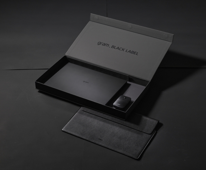 LG전자가 초경량 노트북 브랜드 LG 그램의 한정판 제품 ‘LG 그램 블랙 라벨’을 출시한다. 사진=LG전자 제공